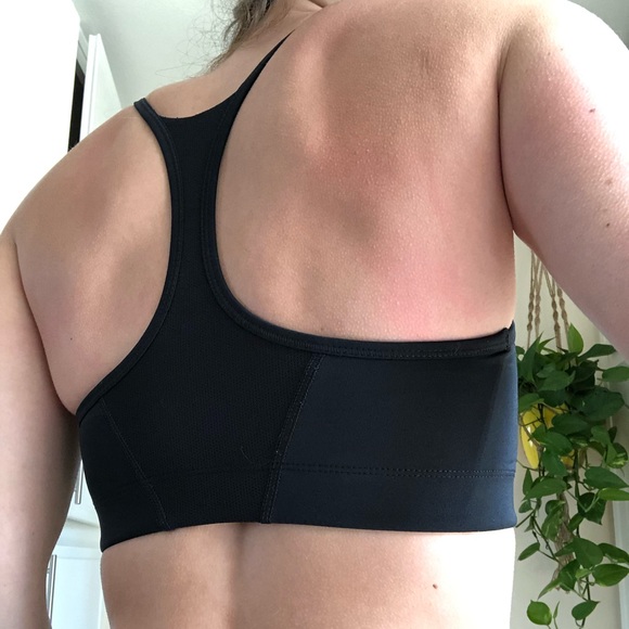 Black simple C9 sports bra - Picture 3 of 3